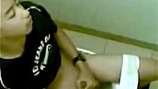 CHINESE BOY CAUGHT JO IN TOILETS - porn video